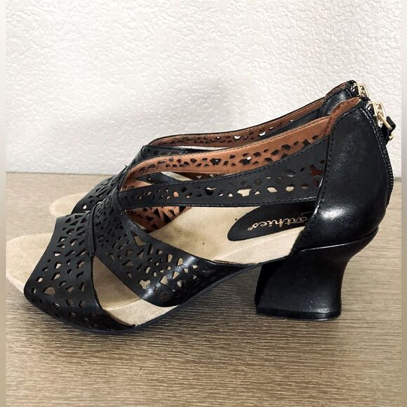 Earthies Leather Block Heel Sandals - Picture 1 of 6